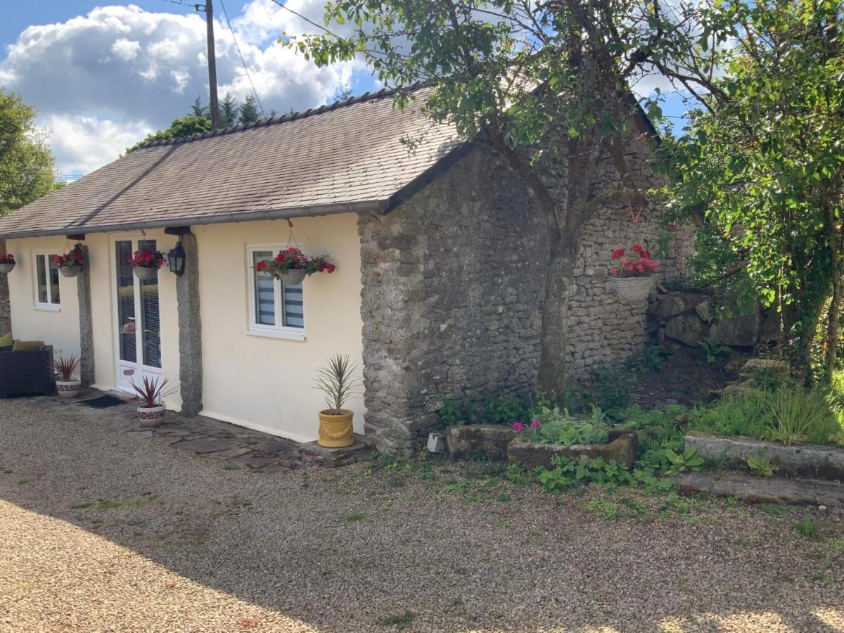 Le Cloitre Lägenhet Huelgoat Exteriör bild